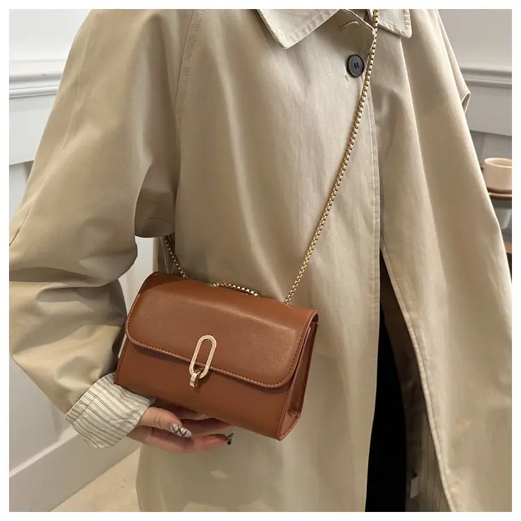 Red Western-style Korean Shoulder Bag 2025 — feature 15