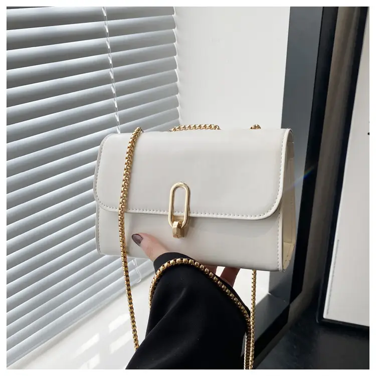 Red Western-style Korean Shoulder Bag 2025 — feature 20