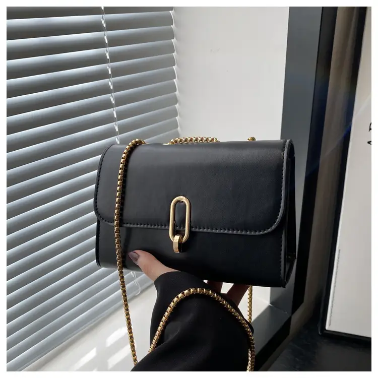 Red Western-style Korean Shoulder Bag 2025 — feature 21