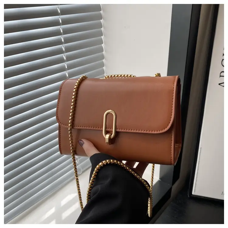 Red Western-style Korean Shoulder Bag 2025 — feature 23