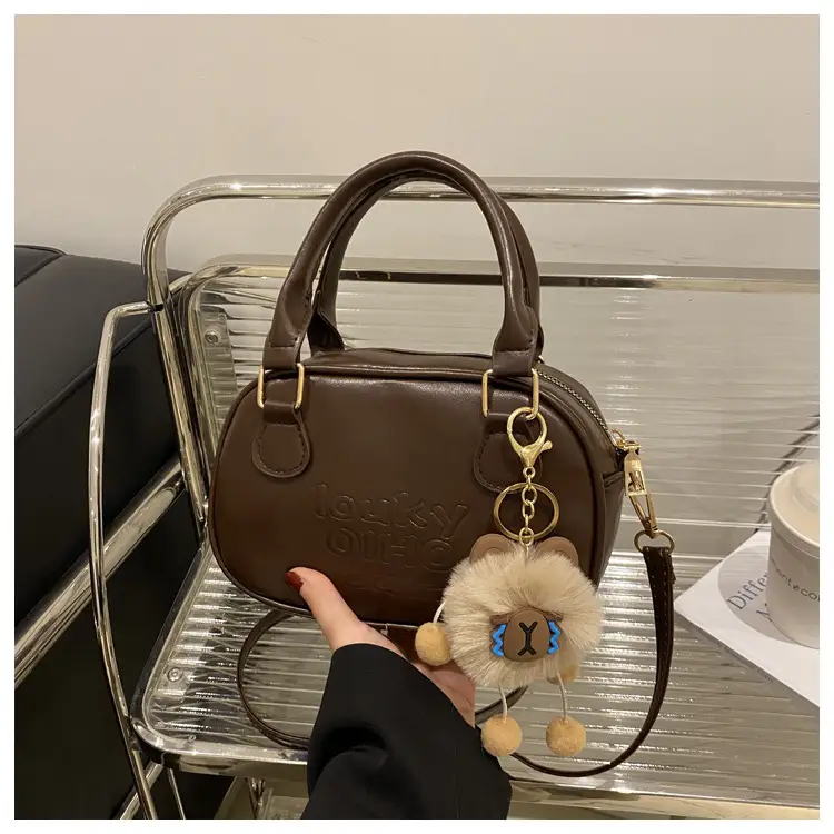 Retro Brown Leather Shoulder Bag with Gold Zip — feature 11