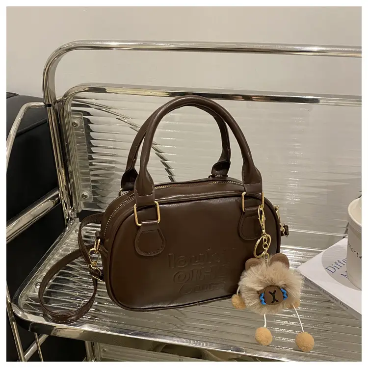 Retro Brown Leather Shoulder Bag with Gold Zip — feature 12