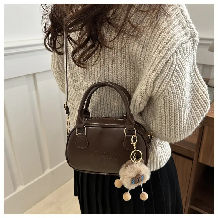 Retro Brown Leather Shoulder Bag with Gold Zip — feature 13