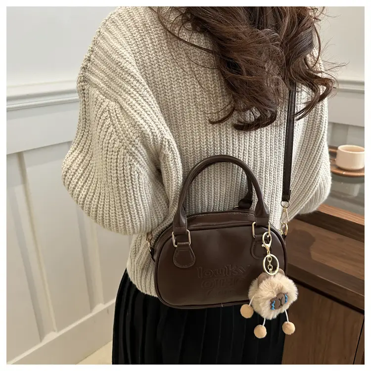 Retro Brown Leather Shoulder Bag with Gold Zip — feature 14