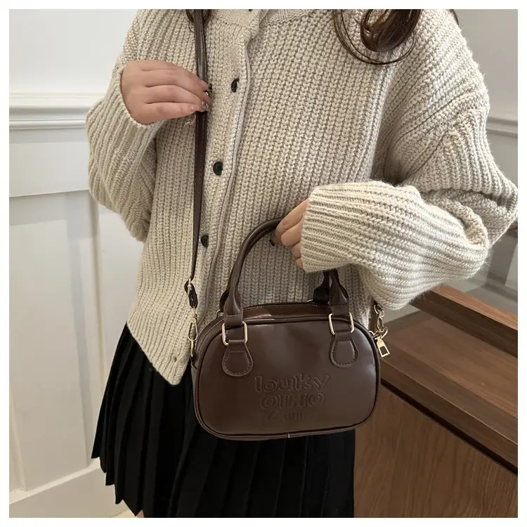 Retro Brown Leather Shoulder Bag with Gold Zip — feature 16