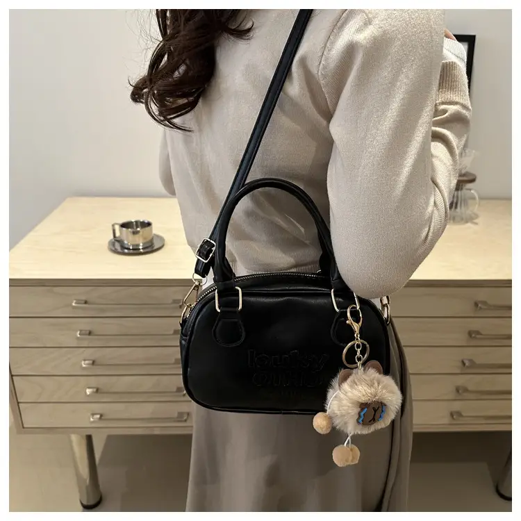 Retro Brown Leather Shoulder Bag with Gold Zip — feature 20
