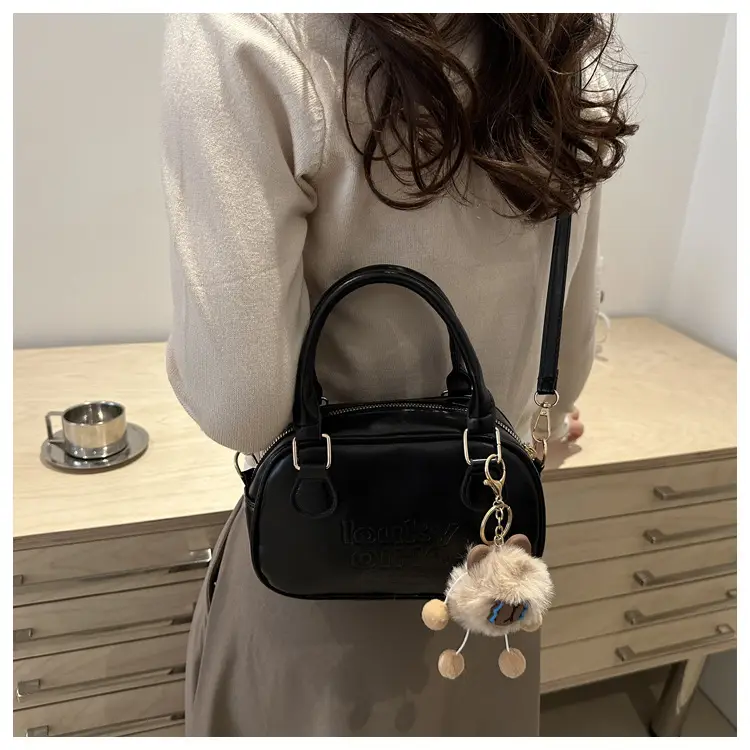 Retro Brown Leather Shoulder Bag with Gold Zip — feature 26