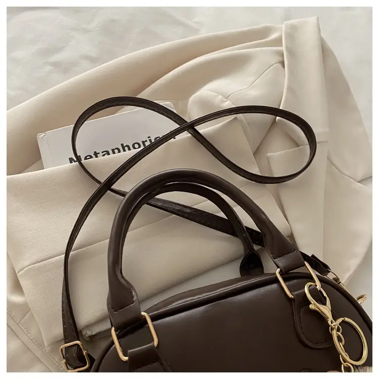 Retro Brown Leather Shoulder Bag with Gold Zip — feature 31