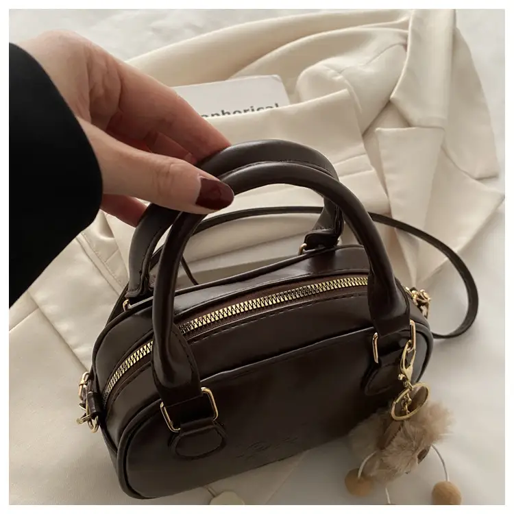 Retro Brown Leather Shoulder Bag with Gold Zip — feature 37