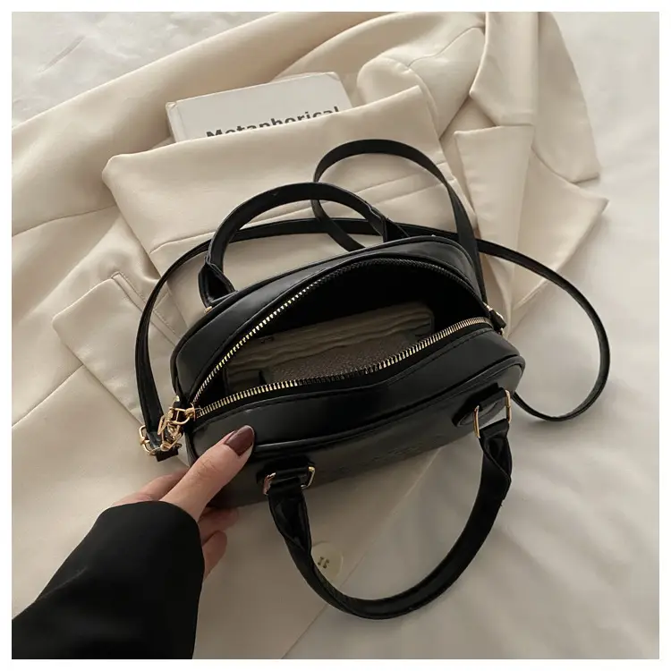 Retro Brown Leather Shoulder Bag with Gold Zip — feature 39