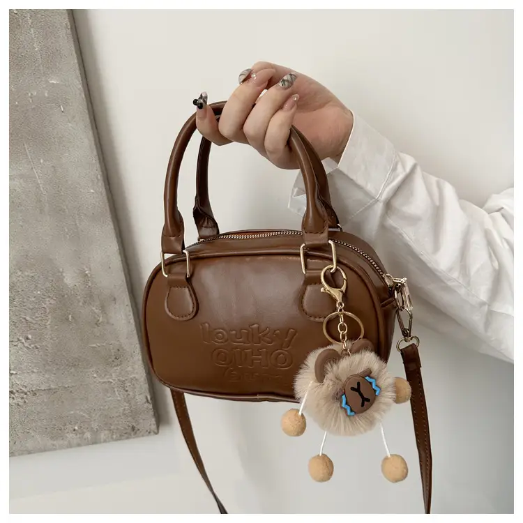 Retro Brown Leather Shoulder Bag with Gold Zip — feature 41