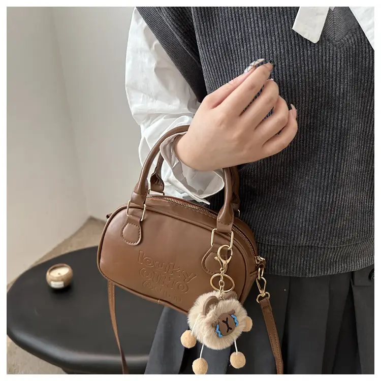 Retro Brown Leather Shoulder Bag with Gold Zip — feature 43
