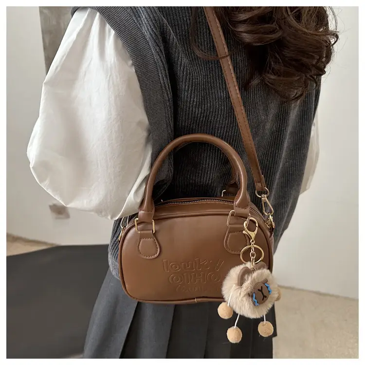 Retro Brown Leather Shoulder Bag with Gold Zip — feature 45