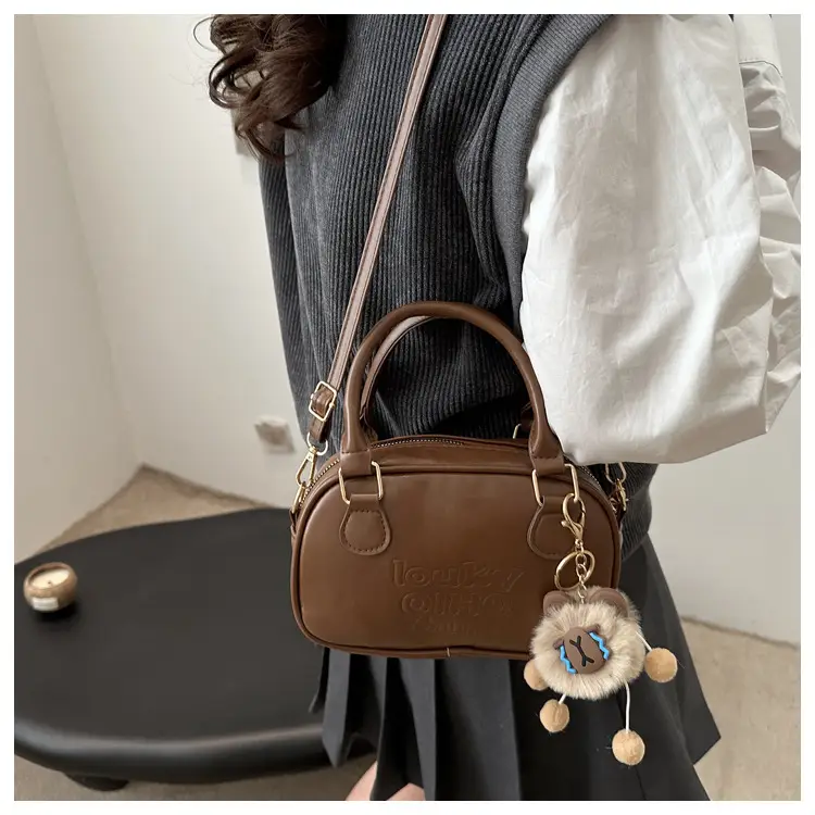 Retro Brown Leather Shoulder Bag with Gold Zip — feature 46