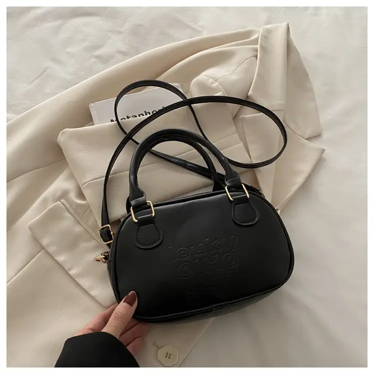 Retro Brown Leather Shoulder Bag with Gold Zip - Image 3