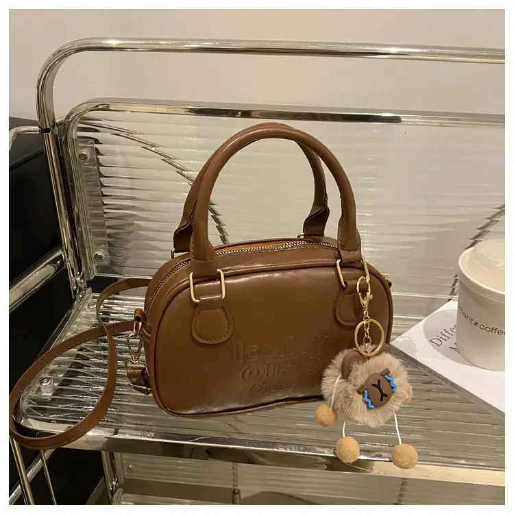 Retro Brown Leather Shoulder Bag with Gold Zip - Image 5