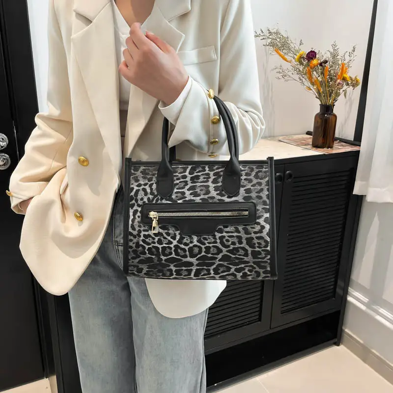 European Leopard Print Large Capacity Women's Shoulder Bag - Image 6