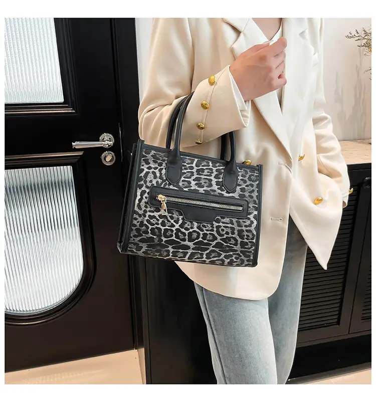 European Leopard Print Large Capacity Women's Shoulder Bag — feature 11
