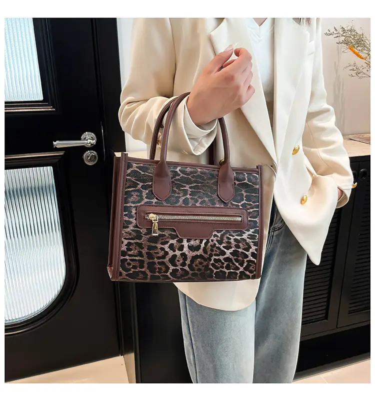 European Leopard Print Large Capacity Women's Shoulder Bag — feature 14