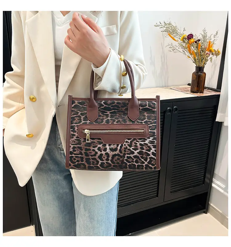 European Leopard Print Large Capacity Women's Shoulder Bag — feature 15