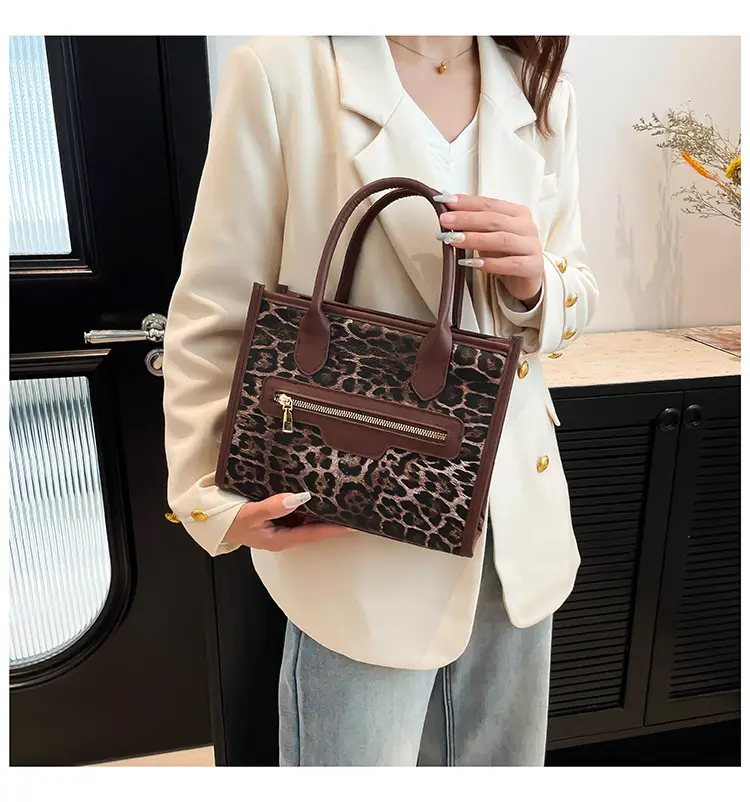 European Leopard Print Large Capacity Women's Shoulder Bag — feature 16