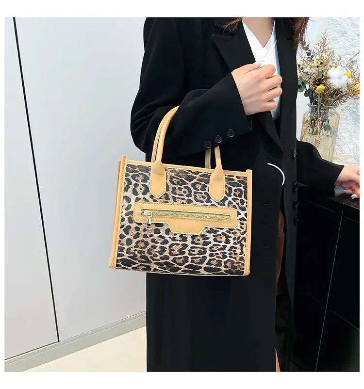 European Leopard Print Large Capacity Women's Shoulder Bag — feature 20