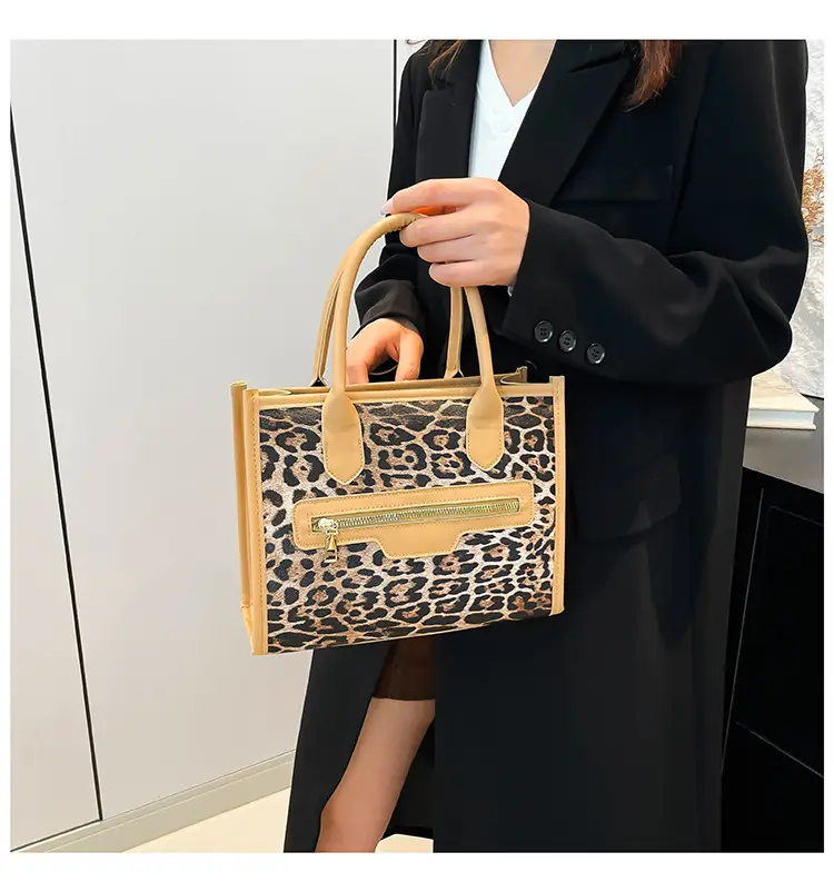 European Leopard Print Large Capacity Women's Shoulder Bag — feature 22