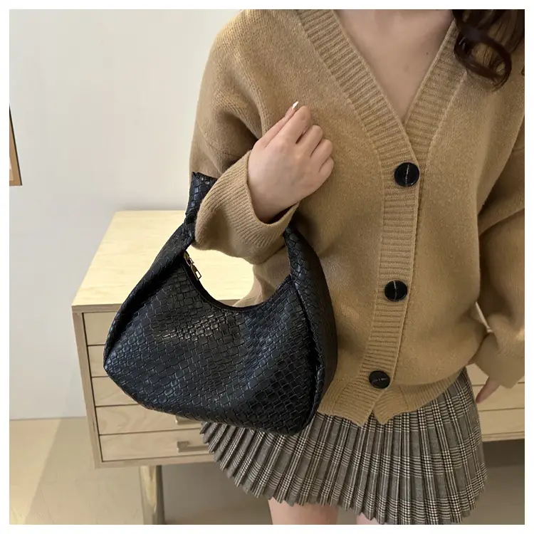 Retro Woven Diamond Handbag for Women — feature 11
