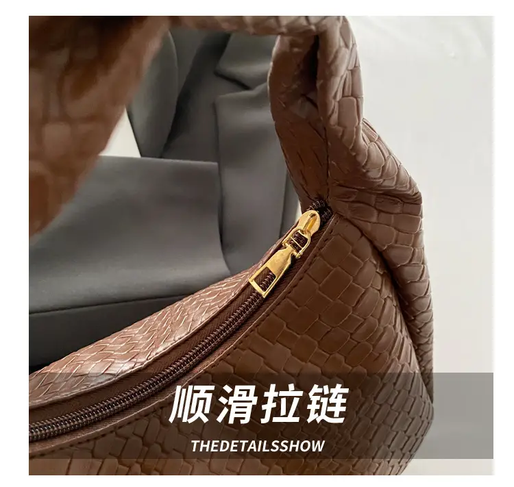 Retro Woven Diamond Handbag for Women — feature 5