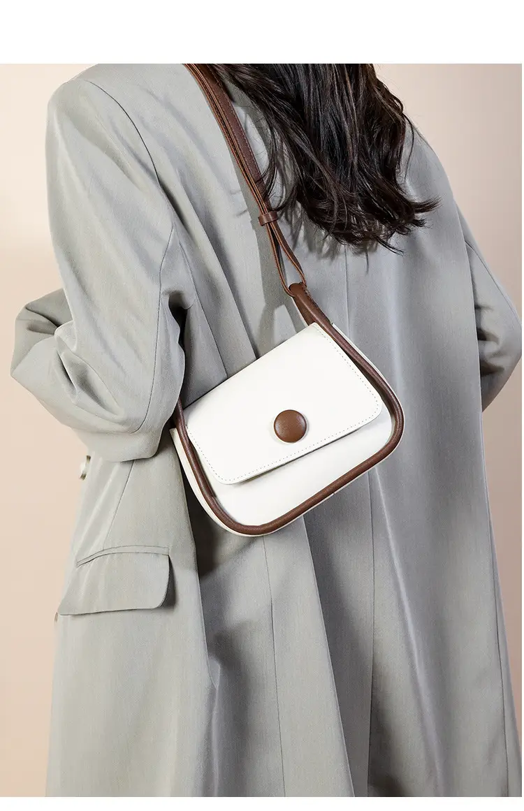 New Style Women's Black Crossbody Bag with Cute Bear Charm — feature 1