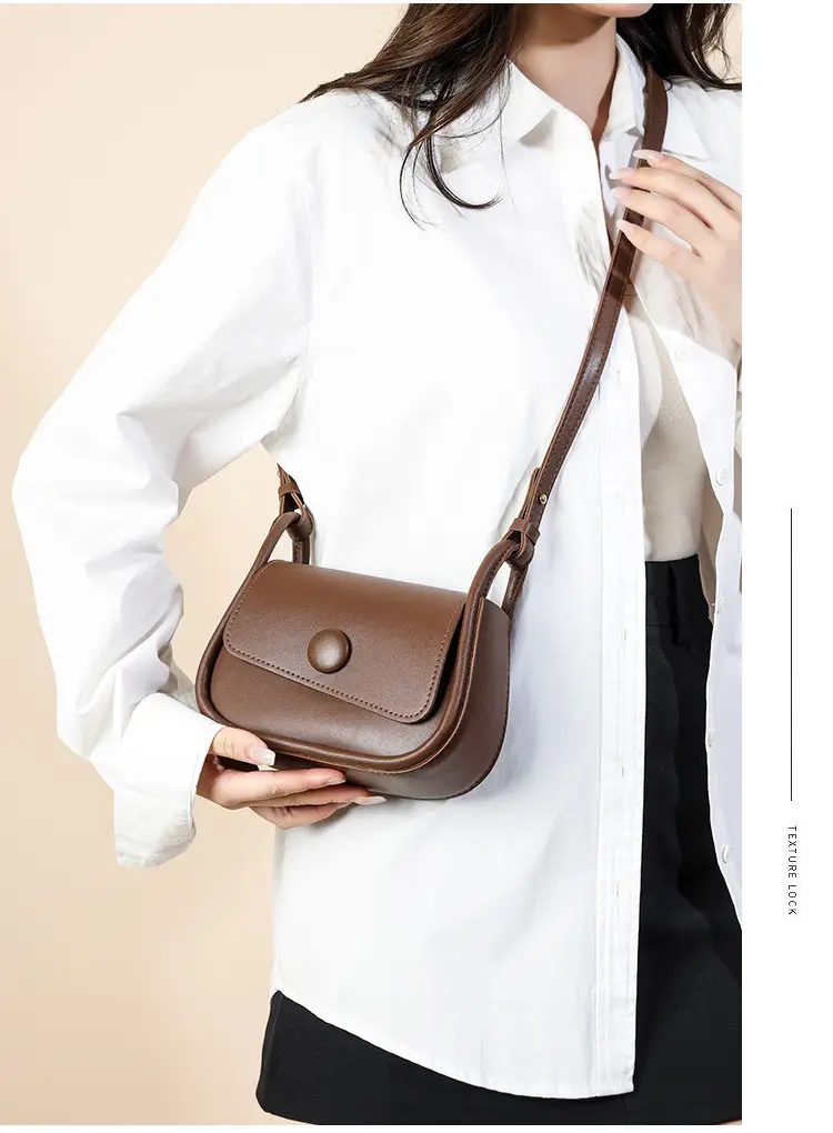 New Style Women's Black Crossbody Bag with Cute Bear Charm — feature 5
