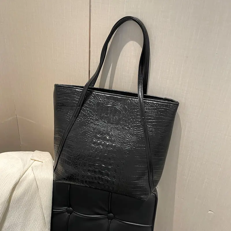 Textured Black Underarm Bag Women 2025 New Commute - Image 5