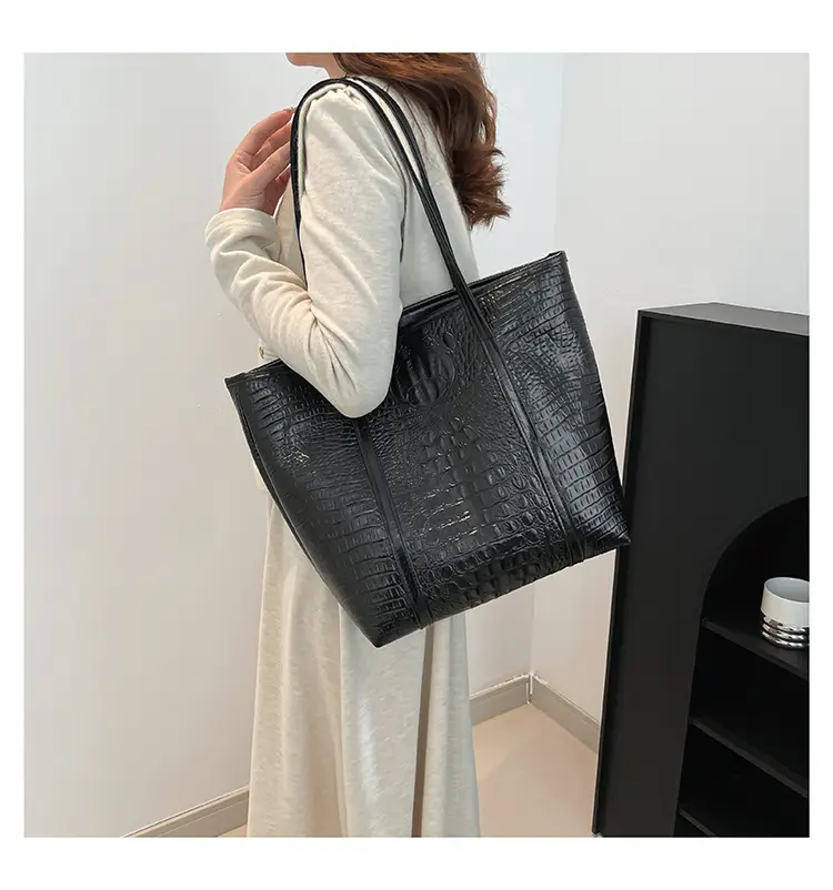 Textured Black Underarm Bag Women 2025 New Commute — feature 14