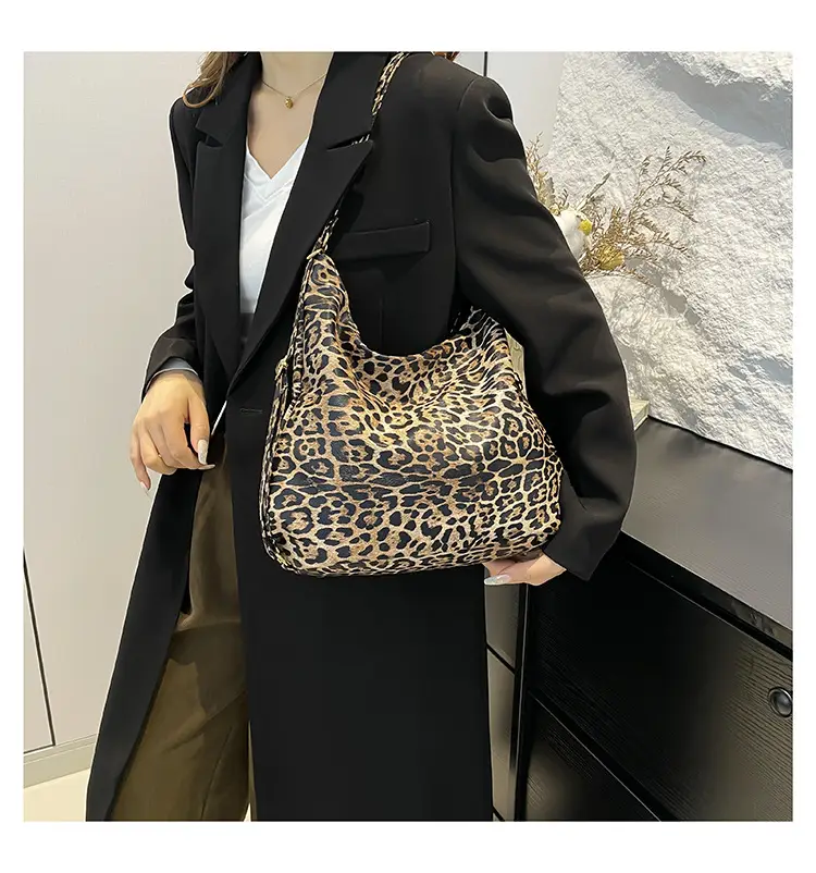 Leopard Print Women's Large Capacity Tote Bag — feature 12