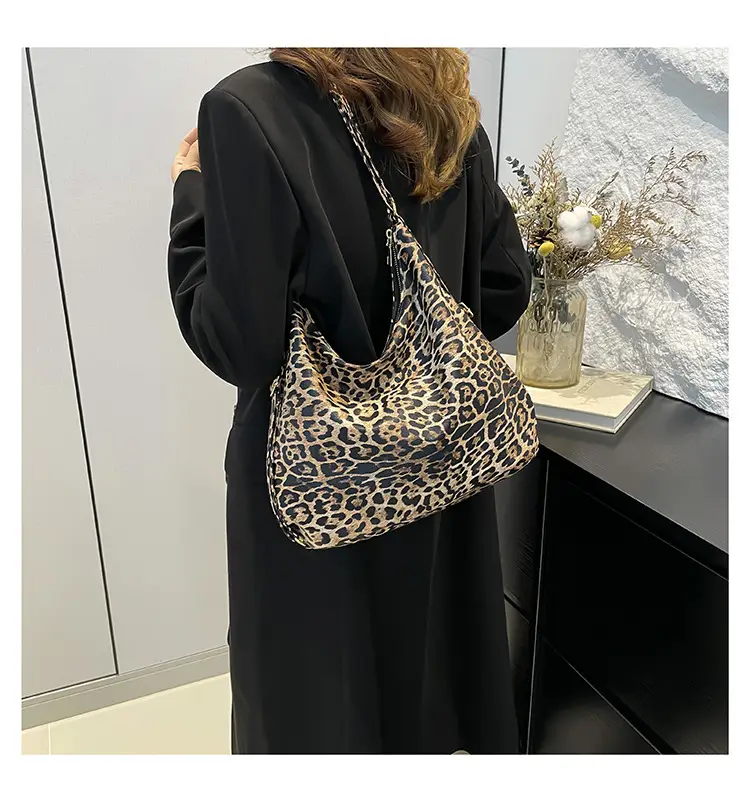 Leopard Print Women's Large Capacity Tote Bag — feature 13