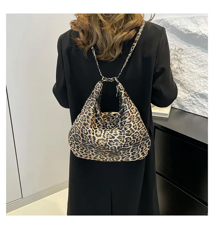 Leopard Print Women's Large Capacity Tote Bag — feature 15