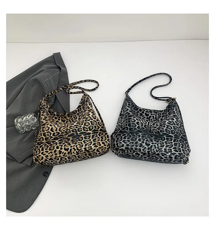 Leopard Print Women's Large Capacity Tote Bag — feature 30