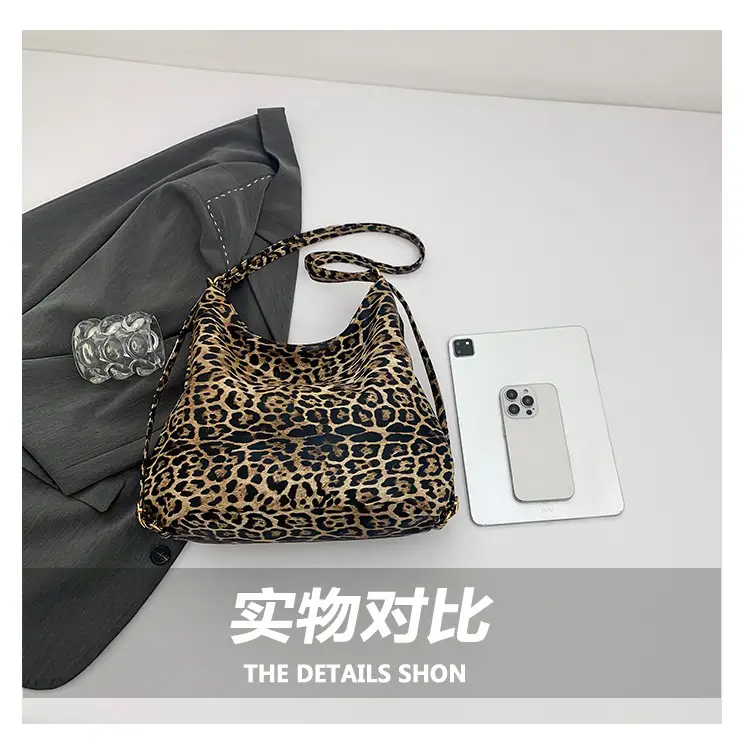 Leopard Print Women's Large Capacity Tote Bag — feature 7
