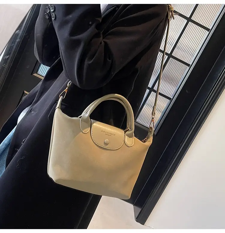 Red Women's Crossbody Shoulder Bag Autumn Winter 2024 — feature 9