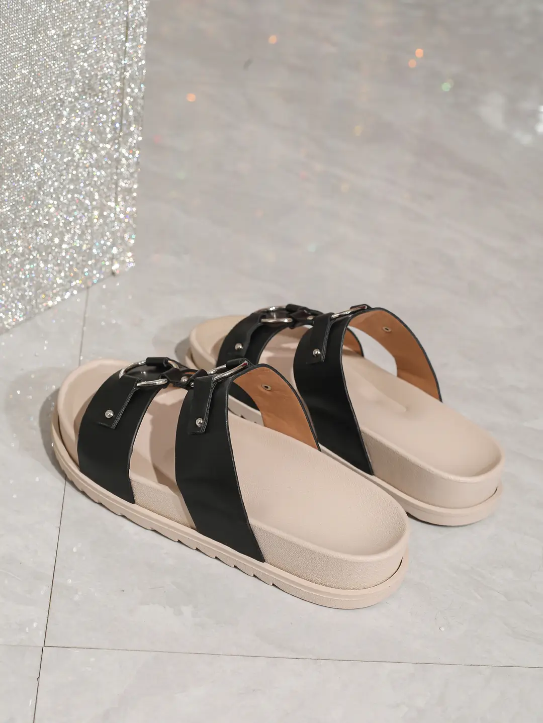 Outfit Slip-on Slippers Black Circle Decorative Flat Shoes Comfortable Simple Double-Layer Ivory White Flat Slippers for Women — feature 4