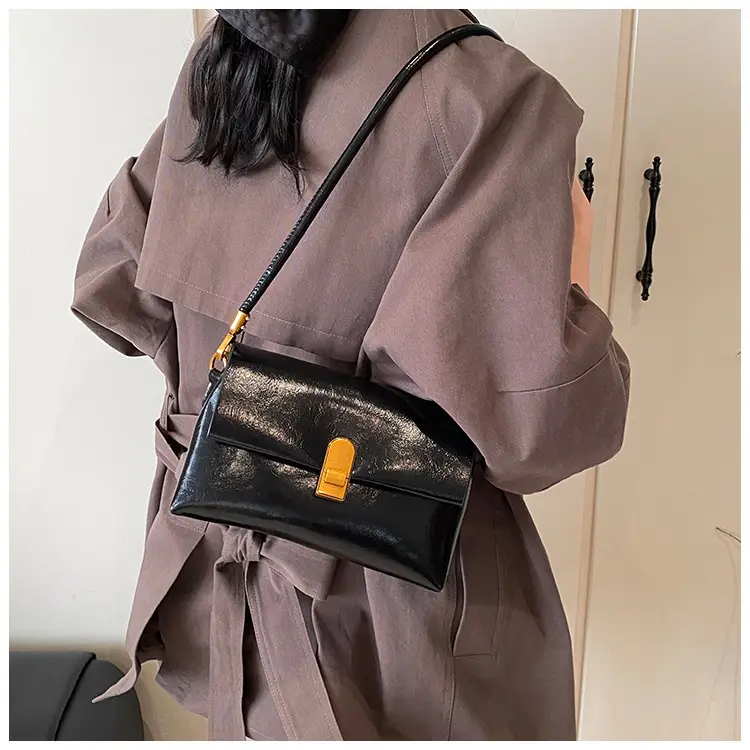 Women's Brown Leather Shoulder Bag with Gold Clasp — feature 13