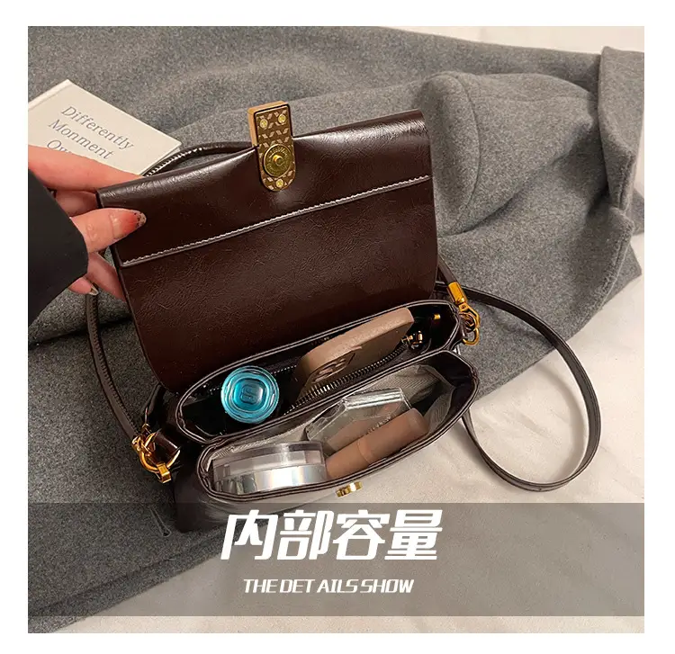 Women's Brown Leather Shoulder Bag with Gold Clasp — feature 2