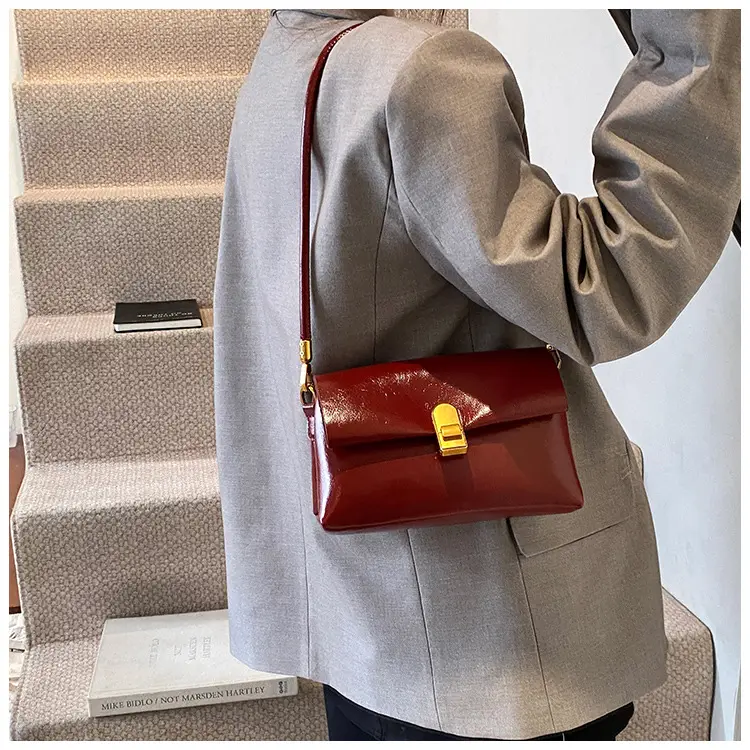 Women's Brown Leather Shoulder Bag with Gold Clasp — feature 22