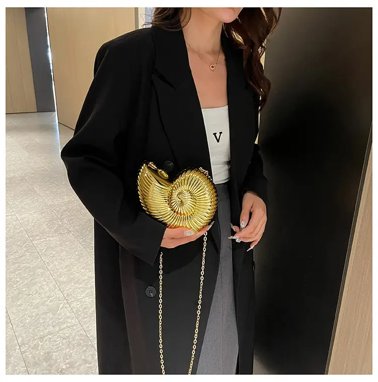 2025 Gold Spiral Shoulder Crossbody Bag with Chain — feature 13
