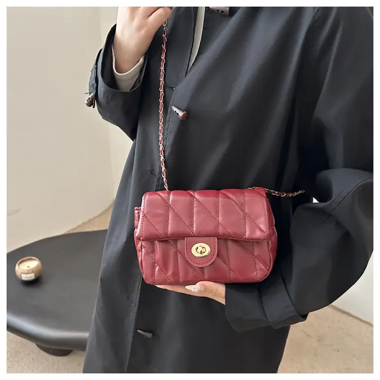Women's Rhombic Chain Shoulder Bag Brown 2024 — feature 15