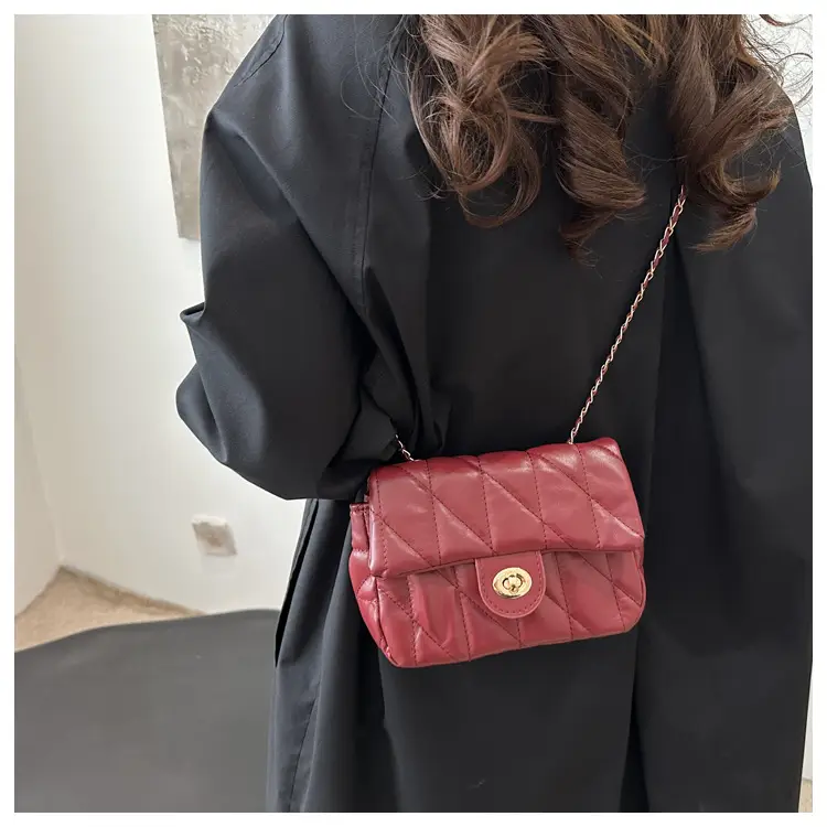 Women's Rhombic Chain Shoulder Bag Brown 2024 — feature 16