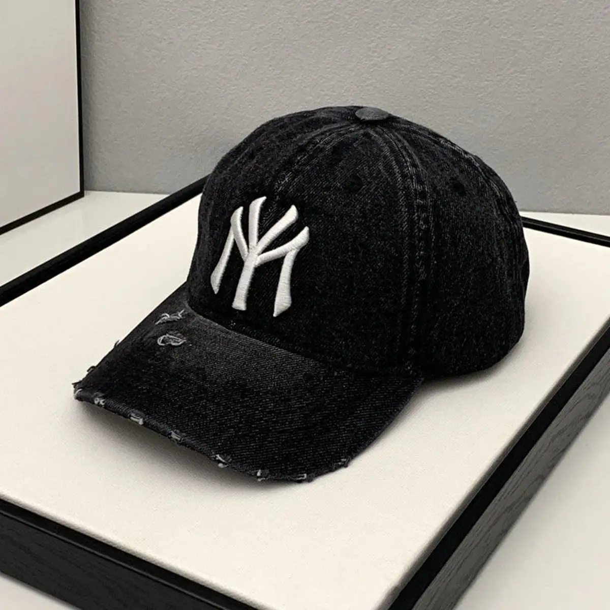 Women Denim NY Cap Small Washed Old - Image 8