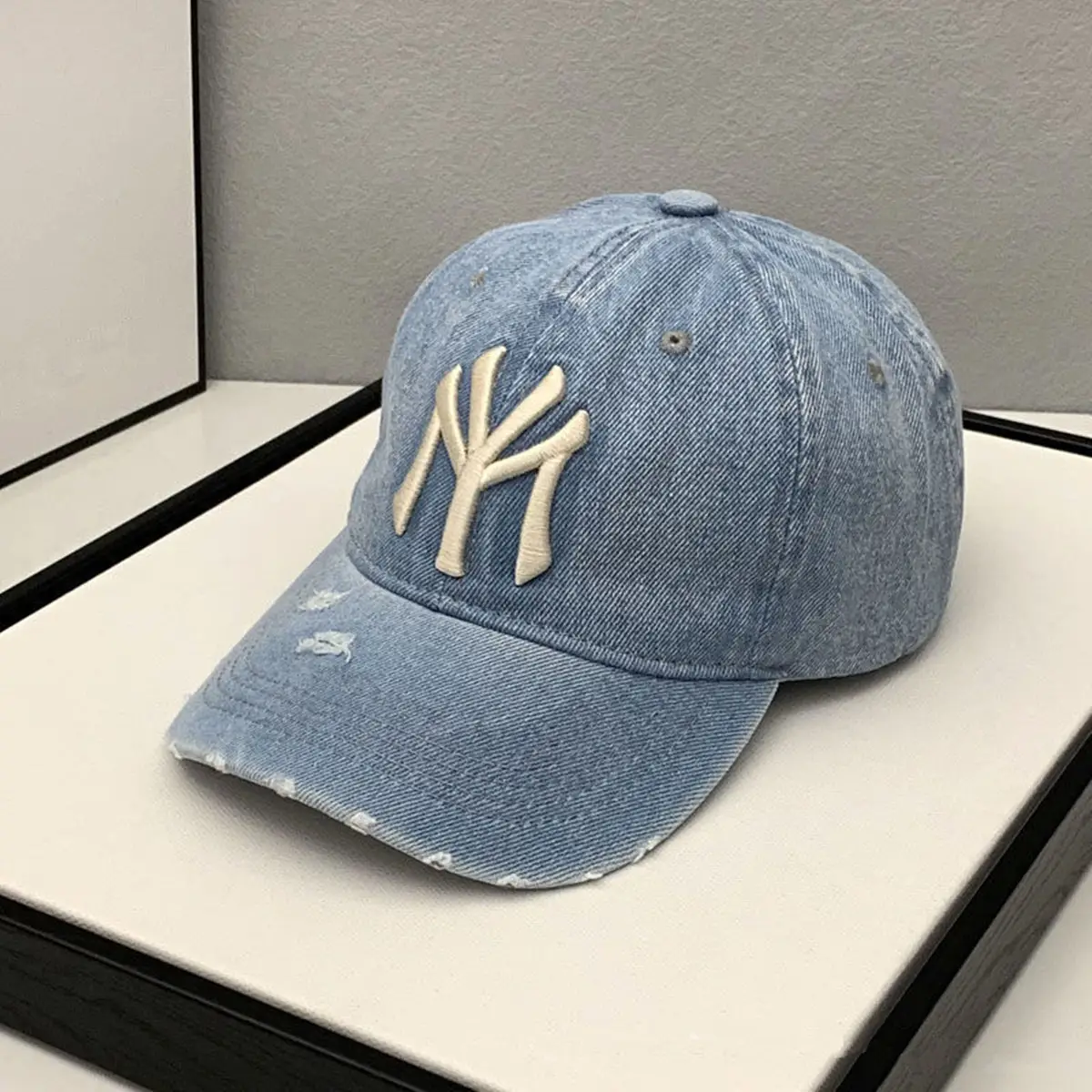 Women Denim NY Cap Small Washed Old — feature 6