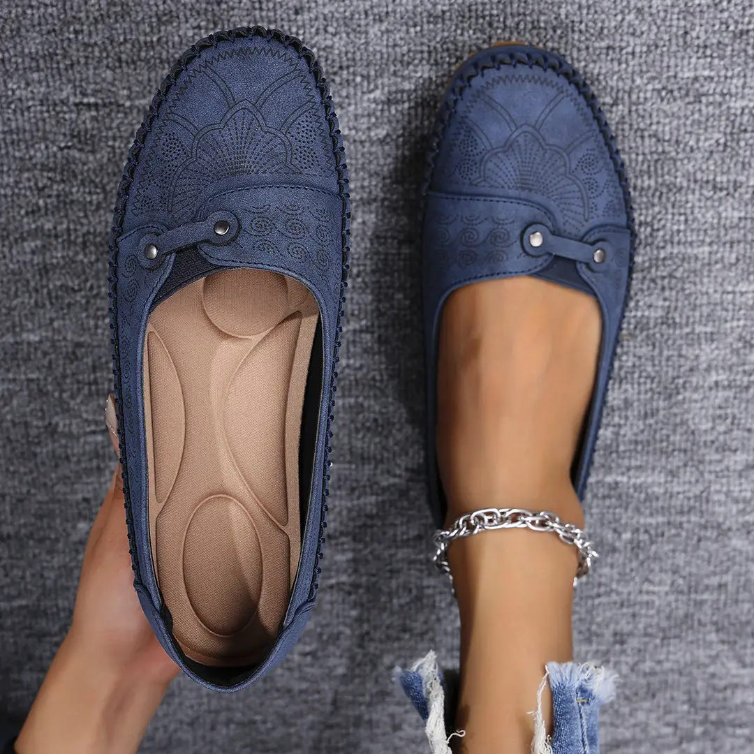 Large Size Popular Foreign Trade Stitched Laser Women's Flats Loafers Foreign Trade Cross-Border E-Commerce Supply Retro - Image 8