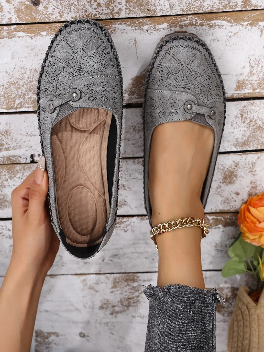 Large Size Popular Foreign Trade Stitched Laser Women's Flats Loafers Foreign Trade Cross-Border E-Commerce Supply Retro — feature 15